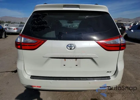 2017 Toyota Sienna Xle z USA, uszkodzony, nr VIN 5TDYZ3DC1HS839341